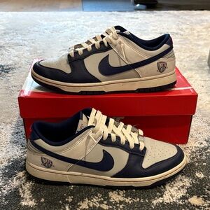 Nike Men's Navy and White Dunk Sneakers